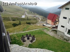 [P11] Cabana Transalpina - vedere din balcon și încălzitorul înconjurat de scaune » foto by Cris
 - 
<span class="allrVoted glyphicon glyphicon-heart hidden" id="av839020"></span>
<a class="m-l-10 hidden" id="sv839020" onclick="voting_Foto_DelVot(,839020,13674)" role="button">șterge vot <span class="glyphicon glyphicon-remove"></span></a>
<a id="v9839020" class=" c-red"  onclick="voting_Foto_SetVot(839020)" role="button"><span class="glyphicon glyphicon-heart-empty"></span> <b>LIKE</b> = Votează poza</a> <img class="hidden"  id="f839020W9" src="/imagini/loader.gif" border="0" /><span class="AjErrMes hidden" id="e839020ErM"></span>