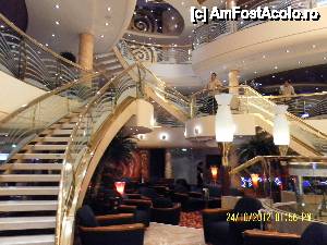 [P13] L'Incontro Bar. Membrii ai echipajului stergand de zor barele scarilor. Totul straluceste, urmele n-au nici o sansa sa reziste...  » foto by Alina53
 - 
<span class="allrVoted glyphicon glyphicon-heart hidden" id="av402779"></span>
<a class="m-l-10 hidden" id="sv402779" onclick="voting_Foto_DelVot(,402779,13685)" role="button">șterge vot <span class="glyphicon glyphicon-remove"></span></a>
<a id="v9402779" class=" c-red"  onclick="voting_Foto_SetVot(402779)" role="button"><span class="glyphicon glyphicon-heart-empty"></span> <b>LIKE</b> = Votează poza</a> <img class="hidden"  id="f402779W9" src="/imagini/loader.gif" border="0" /><span class="AjErrMes hidden" id="e402779ErM"></span>