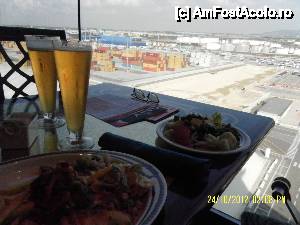 [P14] La restaurantul bufet La Piazzetta, o mica gustare, admirand ordinea ce domneste in portul de marfuri Civitavecchia » foto by Alina53
 - 
<span class="allrVoted glyphicon glyphicon-heart hidden" id="av402780"></span>
<a class="m-l-10 hidden" id="sv402780" onclick="voting_Foto_DelVot(,402780,13685)" role="button">șterge vot <span class="glyphicon glyphicon-remove"></span></a>
<a id="v9402780" class=" c-red"  onclick="voting_Foto_SetVot(402780)" role="button"><span class="glyphicon glyphicon-heart-empty"></span> <b>LIKE</b> = Votează poza</a> <img class="hidden"  id="f402780W9" src="/imagini/loader.gif" border="0" /><span class="AjErrMes hidden" id="e402780ErM"></span>