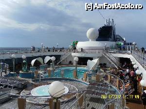 [P15] Vreme frumoasa si calda, ne apropiem de Istanbul. Cu toate ca aveam aproape 3000 de vecini, nicaieri nu se simtea aglomeratia...  » foto by Alina53
 - 
<span class="allrVoted glyphicon glyphicon-heart hidden" id="av402781"></span>
<a class="m-l-10 hidden" id="sv402781" onclick="voting_Foto_DelVot(,402781,13685)" role="button">șterge vot <span class="glyphicon glyphicon-remove"></span></a>
<a id="v9402781" class=" c-red"  onclick="voting_Foto_SetVot(402781)" role="button"><span class="glyphicon glyphicon-heart-empty"></span> <b>LIKE</b> = Votează poza</a> <img class="hidden"  id="f402781W9" src="/imagini/loader.gif" border="0" /><span class="AjErrMes hidden" id="e402781ErM"></span>