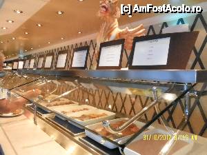 [P17] La restaurantul bufet, la micul dejun, deasupra se specifica ce contine fiecare castron » foto by Alina53
 - 
<span class="allrVoted glyphicon glyphicon-heart hidden" id="av402783"></span>
<a class="m-l-10 hidden" id="sv402783" onclick="voting_Foto_DelVot(,402783,13685)" role="button">șterge vot <span class="glyphicon glyphicon-remove"></span></a>
<a id="v9402783" class=" c-red"  onclick="voting_Foto_SetVot(402783)" role="button"><span class="glyphicon glyphicon-heart-empty"></span> <b>LIKE</b> = Votează poza</a> <img class="hidden"  id="f402783W9" src="/imagini/loader.gif" border="0" /><span class="AjErrMes hidden" id="e402783ErM"></span>