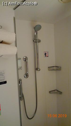 [P09] Celălalt colț al băii » foto by Alina53
 - 
<span class="allrVoted glyphicon glyphicon-heart hidden" id="av1091341"></span>
<a class="m-l-10 hidden" id="sv1091341" onclick="voting_Foto_DelVot(,1091341,13685)" role="button">șterge vot <span class="glyphicon glyphicon-remove"></span></a>
<a id="v91091341" class=" c-red"  onclick="voting_Foto_SetVot(1091341)" role="button"><span class="glyphicon glyphicon-heart-empty"></span> <b>LIKE</b> = Votează poza</a> <img class="hidden"  id="f1091341W9" src="/imagini/loader.gif" border="0" /><span class="AjErrMes hidden" id="e1091341ErM"></span>