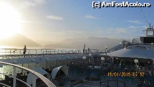 [P22] Rasarit de soare de pe punte » foto by vera77
 - 
<span class="allrVoted glyphicon glyphicon-heart hidden" id="av593701"></span>
<a class="m-l-10 hidden" id="sv593701" onclick="voting_Foto_DelVot(,593701,13685)" role="button">șterge vot <span class="glyphicon glyphicon-remove"></span></a>
<a id="v9593701" class=" c-red"  onclick="voting_Foto_SetVot(593701)" role="button"><span class="glyphicon glyphicon-heart-empty"></span> <b>LIKE</b> = Votează poza</a> <img class="hidden"  id="f593701W9" src="/imagini/loader.gif" border="0" /><span class="AjErrMes hidden" id="e593701ErM"></span>