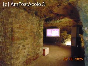 [P23] Amfiteatrul roman Orange, tunel sub gradena » foto by Yolanda
 - 
<span class="allrVoted glyphicon glyphicon-heart hidden" id="av1516583"></span>
<a class="m-l-10 hidden" id="sv1516583" onclick="voting_Foto_DelVot(,1516583,13769)" role="button">șterge vot <span class="glyphicon glyphicon-remove"></span></a>
<a id="v91516583" class=" c-red"  onclick="voting_Foto_SetVot(1516583)" role="button"><span class="glyphicon glyphicon-heart-empty"></span> <b>LIKE</b> = Votează poza</a> <img class="hidden"  id="f1516583W9" src="/imagini/loader.gif" border="0" /><span class="AjErrMes hidden" id="e1516583ErM"></span>