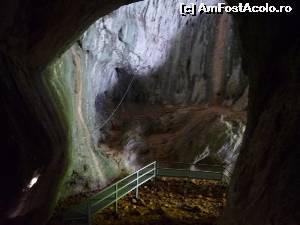 [P19] Peștera Poarta lui Ionele. Vedere din galeria superioară, spre intrarea în peșteră » foto by FlorinAndrei
 - 
<span class="allrVoted glyphicon glyphicon-heart hidden" id="av620384"></span>
<a class="m-l-10 hidden" id="sv620384" onclick="voting_Foto_DelVot(,620384,13782)" role="button">șterge vot <span class="glyphicon glyphicon-remove"></span></a>
<a id="v9620384" class=" c-red"  onclick="voting_Foto_SetVot(620384)" role="button"><span class="glyphicon glyphicon-heart-empty"></span> <b>LIKE</b> = Votează poza</a> <img class="hidden"  id="f620384W9" src="/imagini/loader.gif" border="0" /><span class="AjErrMes hidden" id="e620384ErM"></span>