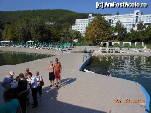 [P02] Lacul Ohrid - Plaja, pontonul şi Hotelul Izgrev.  » foto by iulianic
 - 
<span class="allrVoted glyphicon glyphicon-heart hidden" id="av691191"></span>
<a class="m-l-10 hidden" id="sv691191" onclick="voting_Foto_DelVot(,691191,13861)" role="button">șterge vot <span class="glyphicon glyphicon-remove"></span></a>
<a id="v9691191" class=" c-red"  onclick="voting_Foto_SetVot(691191)" role="button"><span class="glyphicon glyphicon-heart-empty"></span> <b>LIKE</b> = Votează poza</a> <img class="hidden"  id="f691191W9" src="/imagini/loader.gif" border="0" /><span class="AjErrMes hidden" id="e691191ErM"></span>