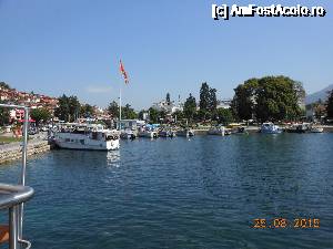 [P07] Lacul Ohrid - Portul oraşului Ohrid unde vom face o scurtă oprire.  » foto by iulianic
 - 
<span class="allrVoted glyphicon glyphicon-heart hidden" id="av691196"></span>
<a class="m-l-10 hidden" id="sv691196" onclick="voting_Foto_DelVot(,691196,13861)" role="button">șterge vot <span class="glyphicon glyphicon-remove"></span></a>
<a id="v9691196" class=" c-red"  onclick="voting_Foto_SetVot(691196)" role="button"><span class="glyphicon glyphicon-heart-empty"></span> <b>LIKE</b> = Votează poza</a> <img class="hidden"  id="f691196W9" src="/imagini/loader.gif" border="0" /><span class="AjErrMes hidden" id="e691196ErM"></span>