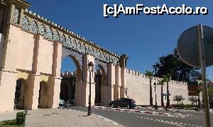 [P10] Intrarea in Palatul Regal.  » foto by alinaro
 - 
<span class="allrVoted glyphicon glyphicon-heart hidden" id="av666305"></span>
<a class="m-l-10 hidden" id="sv666305" onclick="voting_Foto_DelVot(,666305,13898)" role="button">șterge vot <span class="glyphicon glyphicon-remove"></span></a>
<a id="v9666305" class=" c-red"  onclick="voting_Foto_SetVot(666305)" role="button"><span class="glyphicon glyphicon-heart-empty"></span> <b>LIKE</b> = Votează poza</a> <img class="hidden"  id="f666305W9" src="/imagini/loader.gif" border="0" /><span class="AjErrMes hidden" id="e666305ErM"></span>