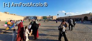 [P07] Meknès, Place El Hedime nu agitată la început de noiembrie pe la ora 16 » foto by mprofeanu
 - 
<span class="allrVoted glyphicon glyphicon-heart hidden" id="av1470596"></span>
<a class="m-l-10 hidden" id="sv1470596" onclick="voting_Foto_DelVot(,1470596,13898)" role="button">șterge vot <span class="glyphicon glyphicon-remove"></span></a>
<a id="v91470596" class=" c-red"  onclick="voting_Foto_SetVot(1470596)" role="button"><span class="glyphicon glyphicon-heart-empty"></span> <b>LIKE</b> = Votează poza</a> <img class="hidden"  id="f1470596W9" src="/imagini/loader.gif" border="0" /><span class="AjErrMes hidden" id="e1470596ErM"></span>