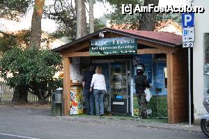 [P51] Ca sa te racoresti cu ceva bun in zilele calduroase, langa parc - Brisighella » foto by timis
 - 
<span class="allrVoted glyphicon glyphicon-heart hidden" id="av411992"></span>
<a class="m-l-10 hidden" id="sv411992" onclick="voting_Foto_DelVot(,411992,13912)" role="button">șterge vot <span class="glyphicon glyphicon-remove"></span></a>
<a id="v9411992" class=" c-red"  onclick="voting_Foto_SetVot(411992)" role="button"><span class="glyphicon glyphicon-heart-empty"></span> <b>LIKE</b> = Votează poza</a> <img class="hidden"  id="f411992W9" src="/imagini/loader.gif" border="0" /><span class="AjErrMes hidden" id="e411992ErM"></span>