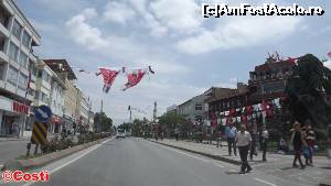 [P24] Dacă la intrare erau stegulețe albe-albastre-portocalii, acum a venit și rândul celor roșii-albe.  » foto by Costi
 - 
<span class="allrVoted glyphicon glyphicon-heart hidden" id="av628898"></span>
<a class="m-l-10 hidden" id="sv628898" onclick="voting_Foto_DelVot(,628898,13914)" role="button">șterge vot <span class="glyphicon glyphicon-remove"></span></a>
<a id="v9628898" class=" c-red"  onclick="voting_Foto_SetVot(628898)" role="button"><span class="glyphicon glyphicon-heart-empty"></span> <b>LIKE</b> = Votează poza</a> <img class="hidden"  id="f628898W9" src="/imagini/loader.gif" border="0" /><span class="AjErrMes hidden" id="e628898ErM"></span>