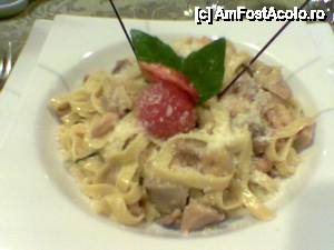 [P14] Fettuccini Alfredo, în acest caz cu piept de pui » foto by mauricius*
 - 
<span class="allrVoted glyphicon glyphicon-heart hidden" id="av416319"></span>
<a class="m-l-10 hidden" id="sv416319" onclick="voting_Foto_DelVot(,416319,14046)" role="button">șterge vot <span class="glyphicon glyphicon-remove"></span></a>
<a id="v9416319" class=" c-red"  onclick="voting_Foto_SetVot(416319)" role="button"><span class="glyphicon glyphicon-heart-empty"></span> <b>LIKE</b> = Votează poza</a> <img class="hidden"  id="f416319W9" src="/imagini/loader.gif" border="0" /><span class="AjErrMes hidden" id="e416319ErM"></span>