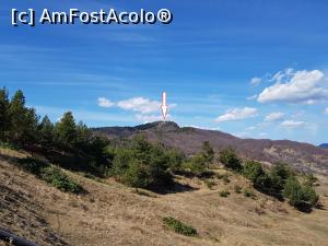 [P01] Am ajuns la Plaiul Nucului, sat aflat la circa 1000 de metri altitudine. Vârful Ivănețu este indicat de săgeată.  » foto by Floryn81
 - 
<span class="allrVoted glyphicon glyphicon-heart hidden" id="av1151385"></span>
<a class="m-l-10 hidden" id="sv1151385" onclick="voting_Foto_DelVot(,1151385,14170)" role="button">șterge vot <span class="glyphicon glyphicon-remove"></span></a>
<a id="v91151385" class=" c-red"  onclick="voting_Foto_SetVot(1151385)" role="button"><span class="glyphicon glyphicon-heart-empty"></span> <b>LIKE</b> = Votează poza</a> <img class="hidden"  id="f1151385W9" src="/imagini/loader.gif" border="0" /><span class="AjErrMes hidden" id="e1151385ErM"></span>