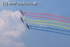 [P18] Yakării acrobaţi, cu tricolorul după ei » foto by Claudiu U.
 - 
<span class="allrVoted glyphicon glyphicon-heart hidden" id="av878047"></span>
<a class="m-l-10 hidden" id="sv878047" onclick="voting_Foto_DelVot(,878047,14175)" role="button">șterge vot <span class="glyphicon glyphicon-remove"></span></a>
<a id="v9878047" class=" c-red"  onclick="voting_Foto_SetVot(878047)" role="button"><span class="glyphicon glyphicon-heart-empty"></span> <b>LIKE</b> = Votează poza</a> <img class="hidden"  id="f878047W9" src="/imagini/loader.gif" border="0" /><span class="AjErrMes hidden" id="e878047ErM"></span>