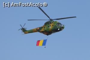 [P02] Defilarea drapelului naţional » foto by Claudiu U.
 - 
<span class="allrVoted glyphicon glyphicon-heart hidden" id="av878031"></span>
<a class="m-l-10 hidden" id="sv878031" onclick="voting_Foto_DelVot(,878031,14175)" role="button">șterge vot <span class="glyphicon glyphicon-remove"></span></a>
<a id="v9878031" class=" c-red"  onclick="voting_Foto_SetVot(878031)" role="button"><span class="glyphicon glyphicon-heart-empty"></span> <b>LIKE</b> = Votează poza</a> <img class="hidden"  id="f878031W9" src="/imagini/loader.gif" border="0" /><span class="AjErrMes hidden" id="e878031ErM"></span>