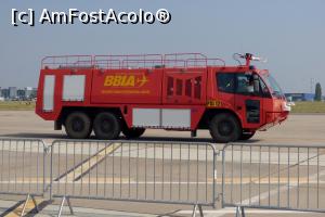 [P49] Şi personalul aeroportului este la datorie » foto by Claudiu U.
 - 
<span class="allrVoted glyphicon glyphicon-heart hidden" id="av878190"></span>
<a class="m-l-10 hidden" id="sv878190" onclick="voting_Foto_DelVot(,878190,14175)" role="button">șterge vot <span class="glyphicon glyphicon-remove"></span></a>
<a id="v9878190" class=" c-red"  onclick="voting_Foto_SetVot(878190)" role="button"><span class="glyphicon glyphicon-heart-empty"></span> <b>LIKE</b> = Votează poza</a> <img class="hidden"  id="f878190W9" src="/imagini/loader.gif" border="0" /><span class="AjErrMes hidden" id="e878190ErM"></span>