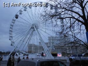[P01] București - Târgul de Crăciun 2022. Roata panoramică. » foto by iulianic
 - 
<span class="allrVoted glyphicon glyphicon-heart hidden" id="av1341625"></span>
<a class="m-l-10 hidden" id="sv1341625" onclick="voting_Foto_DelVot(,1341625,14175)" role="button">șterge vot <span class="glyphicon glyphicon-remove"></span></a>
<a id="v91341625" class=" c-red"  onclick="voting_Foto_SetVot(1341625)" role="button"><span class="glyphicon glyphicon-heart-empty"></span> <b>LIKE</b> = Votează poza</a> <img class="hidden"  id="f1341625W9" src="/imagini/loader.gif" border="0" /><span class="AjErrMes hidden" id="e1341625ErM"></span>