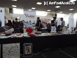 [P25] East European Comic Con București 2014 - alte standuri de autori...  » foto by Dragoș_MD
 - 
<span class="allrVoted glyphicon glyphicon-heart hidden" id="av509091"></span>
<a class="m-l-10 hidden" id="sv509091" onclick="voting_Foto_DelVot(,509091,14175)" role="button">șterge vot <span class="glyphicon glyphicon-remove"></span></a>
<a id="v9509091" class=" c-red"  onclick="voting_Foto_SetVot(509091)" role="button"><span class="glyphicon glyphicon-heart-empty"></span> <b>LIKE</b> = Votează poza</a> <img class="hidden"  id="f509091W9" src="/imagini/loader.gif" border="0" /><span class="AjErrMes hidden" id="e509091ErM"></span>
