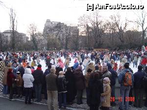 [P09] Patinoarul din Cișmigiu, din 2006. Se vede că avea succes » foto by abancor
 - 
<span class="allrVoted glyphicon glyphicon-heart hidden" id="av417818"></span>
<a class="m-l-10 hidden" id="sv417818" onclick="voting_Foto_DelVot(,417818,14175)" role="button">șterge vot <span class="glyphicon glyphicon-remove"></span></a>
<a id="v9417818" class=" c-red"  onclick="voting_Foto_SetVot(417818)" role="button"><span class="glyphicon glyphicon-heart-empty"></span> <b>LIKE</b> = Votează poza</a> <img class="hidden"  id="f417818W9" src="/imagini/loader.gif" border="0" /><span class="AjErrMes hidden" id="e417818ErM"></span>