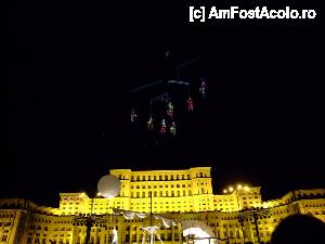 [P23] 'B-fit in the street' / Acrobatii la inaltime, Malabar 2008 » foto by IoanaV
 - 
<span class="allrVoted glyphicon glyphicon-heart hidden" id="av421874"></span>
<a class="m-l-10 hidden" id="sv421874" onclick="voting_Foto_DelVot(,421874,14175)" role="button">șterge vot <span class="glyphicon glyphicon-remove"></span></a>
<a id="v9421874" class=" c-red"  onclick="voting_Foto_SetVot(421874)" role="button"><span class="glyphicon glyphicon-heart-empty"></span> <b>LIKE</b> = Votează poza</a> <img class="hidden"  id="f421874W9" src="/imagini/loader.gif" border="0" /><span class="AjErrMes hidden" id="e421874ErM"></span>