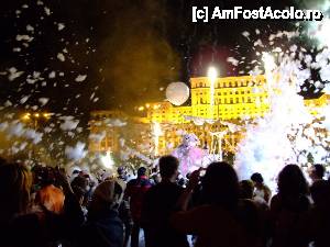 [P24] 'B-fit in the street' / Spuma in Piata Constitutiei, final de festival 2008 » foto by IoanaV
 - 
<span class="allrVoted glyphicon glyphicon-heart hidden" id="av421875"></span>
<a class="m-l-10 hidden" id="sv421875" onclick="voting_Foto_DelVot(,421875,14175)" role="button">șterge vot <span class="glyphicon glyphicon-remove"></span></a>
<a id="v9421875" class=" c-red"  onclick="voting_Foto_SetVot(421875)" role="button"><span class="glyphicon glyphicon-heart-empty"></span> <b>LIKE</b> = Votează poza</a> <img class="hidden"  id="f421875W9" src="/imagini/loader.gif" border="0" /><span class="AjErrMes hidden" id="e421875ErM"></span>