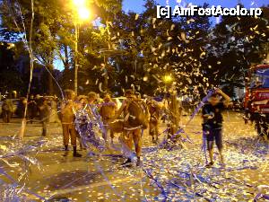 [P05] 'B-fit in the street' / Les vernisseurs 2008 » foto by IoanaV
 - 
<span class="allrVoted glyphicon glyphicon-heart hidden" id="av421856"></span>
<a class="m-l-10 hidden" id="sv421856" onclick="voting_Foto_DelVot(,421856,14175)" role="button">șterge vot <span class="glyphicon glyphicon-remove"></span></a>
<a id="v9421856" class=" c-red"  onclick="voting_Foto_SetVot(421856)" role="button"><span class="glyphicon glyphicon-heart-empty"></span> <b>LIKE</b> = Votează poza</a> <img class="hidden"  id="f421856W9" src="/imagini/loader.gif" border="0" /><span class="AjErrMes hidden" id="e421856ErM"></span>