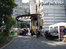 [P02] La Palatul Sutu - Festivalul ceaiului si cafelei -mvedere  cu intrarea in palat » foto by Diaura*
 - 
<span class="allrVoted glyphicon glyphicon-heart hidden" id="av132234"></span>
<a class="m-l-10 hidden" id="sv132234" onclick="voting_Foto_DelVot(,132234,14175)" role="button">șterge vot <span class="glyphicon glyphicon-remove"></span></a>
<a id="v9132234" class=" c-red"  onclick="voting_Foto_SetVot(132234)" role="button"><span class="glyphicon glyphicon-heart-empty"></span> <b>LIKE</b> = Votează poza</a> <img class="hidden"  id="f132234W9" src="/imagini/loader.gif" border="0" /><span class="AjErrMes hidden" id="e132234ErM"></span>