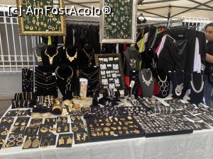 [P20] Femei pe Matasari - un targ pe placul tuturor » foto by mishu
 - 
<span class="allrVoted glyphicon glyphicon-heart hidden" id="av1366595"></span>
<a class="m-l-10 hidden" id="sv1366595" onclick="voting_Foto_DelVot(,1366595,14175)" role="button">șterge vot <span class="glyphicon glyphicon-remove"></span></a>
<a id="v91366595" class=" c-red"  onclick="voting_Foto_SetVot(1366595)" role="button"><span class="glyphicon glyphicon-heart-empty"></span> <b>LIKE</b> = Votează poza</a> <img class="hidden"  id="f1366595W9" src="/imagini/loader.gif" border="0" /><span class="AjErrMes hidden" id="e1366595ErM"></span>