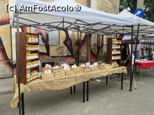 [P07] Femei pe Matasari - un targ pe placul tuturor » foto by mishu
 - 
<span class="allrVoted glyphicon glyphicon-heart hidden" id="av1366582"></span>
<a class="m-l-10 hidden" id="sv1366582" onclick="voting_Foto_DelVot(,1366582,14175)" role="button">șterge vot <span class="glyphicon glyphicon-remove"></span></a>
<a id="v91366582" class=" c-red"  onclick="voting_Foto_SetVot(1366582)" role="button"><span class="glyphicon glyphicon-heart-empty"></span> <b>LIKE</b> = Votează poza</a> <img class="hidden"  id="f1366582W9" src="/imagini/loader.gif" border="0" /><span class="AjErrMes hidden" id="e1366582ErM"></span>