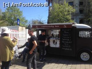 [P33] Traditii si Flori de Sarbatori - nici cei care se oprisera aici la cafea nu erau din Romania (asta e, mai tragem cu urechea)  » foto by mishu
 - 
<span class="allrVoted glyphicon glyphicon-heart hidden" id="av846163"></span>
<a class="m-l-10 hidden" id="sv846163" onclick="voting_Foto_DelVot(,846163,14175)" role="button">șterge vot <span class="glyphicon glyphicon-remove"></span></a>
<a id="v9846163" class=" c-red"  onclick="voting_Foto_SetVot(846163)" role="button"><span class="glyphicon glyphicon-heart-empty"></span> <b>LIKE</b> = Votează poza</a> <img class="hidden"  id="f846163W9" src="/imagini/loader.gif" border="0" /><span class="AjErrMes hidden" id="e846163ErM"></span>