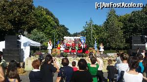 [P23] Grecii dansand sirtaki » foto by sed
 - 
<span class="allrVoted glyphicon glyphicon-heart hidden" id="av682038"></span>
<a class="m-l-10 hidden" id="sv682038" onclick="voting_Foto_DelVot(,682038,14175)" role="button">șterge vot <span class="glyphicon glyphicon-remove"></span></a>
<a id="v9682038" class=" c-red"  onclick="voting_Foto_SetVot(682038)" role="button"><span class="glyphicon glyphicon-heart-empty"></span> <b>LIKE</b> = Votează poza</a> <img class="hidden"  id="f682038W9" src="/imagini/loader.gif" border="0" /><span class="AjErrMes hidden" id="e682038ErM"></span>