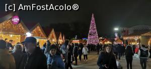 [P28] West Side Christmas Market - aglomeratia » foto by ⭐ValentinB_88⭐
 - 
<span class="allrVoted glyphicon glyphicon-heart hidden" id="av1340025"></span>
<a class="m-l-10 hidden" id="sv1340025" onclick="voting_Foto_DelVot(,1340025,14175)" role="button">șterge vot <span class="glyphicon glyphicon-remove"></span></a>
<a id="v91340025" class=" c-red"  onclick="voting_Foto_SetVot(1340025)" role="button"><span class="glyphicon glyphicon-heart-empty"></span> <b>LIKE</b> = Votează poza</a> <img class="hidden"  id="f1340025W9" src="/imagini/loader.gif" border="0" /><span class="AjErrMes hidden" id="e1340025ErM"></span>