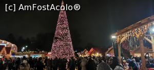 [P31] West Side Christmas Market - bradul » foto by ⭐ValentinB_88⭐
 - 
<span class="allrVoted glyphicon glyphicon-heart hidden" id="av1340028"></span>
<a class="m-l-10 hidden" id="sv1340028" onclick="voting_Foto_DelVot(,1340028,14175)" role="button">șterge vot <span class="glyphicon glyphicon-remove"></span></a>
<a id="v91340028" class=" c-red"  onclick="voting_Foto_SetVot(1340028)" role="button"><span class="glyphicon glyphicon-heart-empty"></span> <b>LIKE</b> = Votează poza</a> <img class="hidden"  id="f1340028W9" src="/imagini/loader.gif" border="0" /><span class="AjErrMes hidden" id="e1340028ErM"></span>