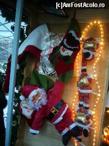 [P07] Targul de Craciun din Parcul Cismigiu, Mosul facand antrenamente pentru coborarea pe cosul casei sau...aerisirea blocului! » foto by magdalena
 - 
<span class="allrVoted glyphicon glyphicon-heart hidden" id="av173087"></span>
<a class="m-l-10 hidden" id="sv173087" onclick="voting_Foto_DelVot(,173087,14175)" role="button">șterge vot <span class="glyphicon glyphicon-remove"></span></a>
<a id="v9173087" class=" c-red"  onclick="voting_Foto_SetVot(173087)" role="button"><span class="glyphicon glyphicon-heart-empty"></span> <b>LIKE</b> = Votează poza</a> <img class="hidden"  id="f173087W9" src="/imagini/loader.gif" border="0" /><span class="AjErrMes hidden" id="e173087ErM"></span>