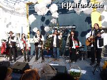 [P14] Trupa 'Ceata lu’ Vurtejanu' in plin concert. » foto by Horia
 - 
<span class="allrVoted glyphicon glyphicon-heart hidden" id="av172048"></span>
<a class="m-l-10 hidden" id="sv172048" onclick="voting_Foto_DelVot(,172048,14175)" role="button">șterge vot <span class="glyphicon glyphicon-remove"></span></a>
<a id="v9172048" class=" c-red"  onclick="voting_Foto_SetVot(172048)" role="button"><span class="glyphicon glyphicon-heart-empty"></span> <b>LIKE</b> = Votează poza</a> <img class="hidden"  id="f172048W9" src="/imagini/loader.gif" border="0" /><span class="AjErrMes hidden" id="e172048ErM"></span>