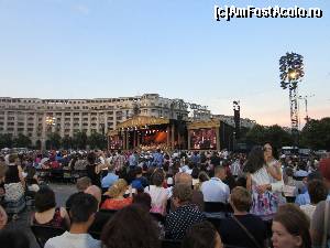 [P02] A început concertul. Nu toţi sunt la locul lor » foto by Michi
 - 
<span class="allrVoted glyphicon glyphicon-heart hidden" id="av626462"></span>
<a class="m-l-10 hidden" id="sv626462" onclick="voting_Foto_DelVot(,626462,14175)" role="button">șterge vot <span class="glyphicon glyphicon-remove"></span></a>
<a id="v9626462" class=" c-red"  onclick="voting_Foto_SetVot(626462)" role="button"><span class="glyphicon glyphicon-heart-empty"></span> <b>LIKE</b> = Votează poza</a> <img class="hidden"  id="f626462W9" src="/imagini/loader.gif" border="0" /><span class="AjErrMes hidden" id="e626462ErM"></span>