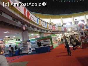 [P16] Standuri de editură » foto by Michi
 - 
<span class="allrVoted glyphicon glyphicon-heart hidden" id="av924335"></span>
<a class="m-l-10 hidden" id="sv924335" onclick="voting_Foto_DelVot(,924335,14175)" role="button">șterge vot <span class="glyphicon glyphicon-remove"></span></a>
<a id="v9924335" class=" c-red"  onclick="voting_Foto_SetVot(924335)" role="button"><span class="glyphicon glyphicon-heart-empty"></span> <b>LIKE</b> = Votează poza</a> <img class="hidden"  id="f924335W9" src="/imagini/loader.gif" border="0" /><span class="AjErrMes hidden" id="e924335ErM"></span>