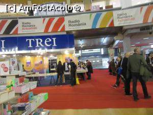 [P24] Standuri de editură » foto by Michi
 - 
<span class="allrVoted glyphicon glyphicon-heart hidden" id="av924343"></span>
<a class="m-l-10 hidden" id="sv924343" onclick="voting_Foto_DelVot(,924343,14175)" role="button">șterge vot <span class="glyphicon glyphicon-remove"></span></a>
<a id="v9924343" class=" c-red"  onclick="voting_Foto_SetVot(924343)" role="button"><span class="glyphicon glyphicon-heart-empty"></span> <b>LIKE</b> = Votează poza</a> <img class="hidden"  id="f924343W9" src="/imagini/loader.gif" border="0" /><span class="AjErrMes hidden" id="e924343ErM"></span>