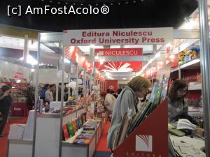 [P28] Standuri de editură » foto by Michi
 - 
<span class="allrVoted glyphicon glyphicon-heart hidden" id="av924347"></span>
<a class="m-l-10 hidden" id="sv924347" onclick="voting_Foto_DelVot(,924347,14175)" role="button">șterge vot <span class="glyphicon glyphicon-remove"></span></a>
<a id="v9924347" class=" c-red"  onclick="voting_Foto_SetVot(924347)" role="button"><span class="glyphicon glyphicon-heart-empty"></span> <b>LIKE</b> = Votează poza</a> <img class="hidden"  id="f924347W9" src="/imagini/loader.gif" border="0" /><span class="AjErrMes hidden" id="e924347ErM"></span>