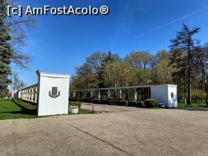 [P03] Aleea Restaurației - cariatide. » foto by tata123 🔱
 - 
<span class="allrVoted glyphicon glyphicon-heart hidden" id="av1359945"></span>
<a class="m-l-10 hidden" id="sv1359945" onclick="voting_Foto_DelVot(,1359945,14175)" role="button">șterge vot <span class="glyphicon glyphicon-remove"></span></a>
<a id="v91359945" class=" c-red"  onclick="voting_Foto_SetVot(1359945)" role="button"><span class="glyphicon glyphicon-heart-empty"></span> <b>LIKE</b> = Votează poza</a> <img class="hidden"  id="f1359945W9" src="/imagini/loader.gif" border="0" /><span class="AjErrMes hidden" id="e1359945ErM"></span>