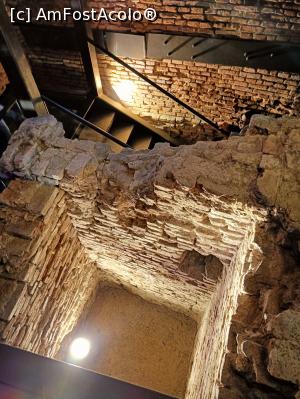 [P10] Hanul Gabroveni - interior. » foto by tata123 🔱
 - 
<span class="allrVoted glyphicon glyphicon-heart hidden" id="av1364472"></span>
<a class="m-l-10 hidden" id="sv1364472" onclick="voting_Foto_DelVot(,1364472,14175)" role="button">șterge vot <span class="glyphicon glyphicon-remove"></span></a>
<a id="v91364472" class=" c-red"  onclick="voting_Foto_SetVot(1364472)" role="button"><span class="glyphicon glyphicon-heart-empty"></span> <b>LIKE</b> = Votează poza</a> <img class="hidden"  id="f1364472W9" src="/imagini/loader.gif" border="0" /><span class="AjErrMes hidden" id="e1364472ErM"></span>