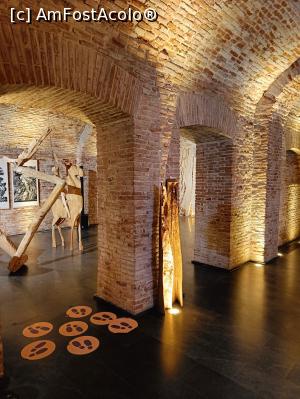 [P11] Hanul Gabroveni - interior. » foto by tata123 🔱
 - 
<span class="allrVoted glyphicon glyphicon-heart hidden" id="av1364473"></span>
<a class="m-l-10 hidden" id="sv1364473" onclick="voting_Foto_DelVot(,1364473,14175)" role="button">șterge vot <span class="glyphicon glyphicon-remove"></span></a>
<a id="v91364473" class=" c-red"  onclick="voting_Foto_SetVot(1364473)" role="button"><span class="glyphicon glyphicon-heart-empty"></span> <b>LIKE</b> = Votează poza</a> <img class="hidden"  id="f1364473W9" src="/imagini/loader.gif" border="0" /><span class="AjErrMes hidden" id="e1364473ErM"></span>