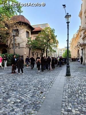 [P14] Coadă la Muzeul Național de Istorie a României. » foto by tata123 🔱
 - 
<span class="allrVoted glyphicon glyphicon-heart hidden" id="av1364476"></span>
<a class="m-l-10 hidden" id="sv1364476" onclick="voting_Foto_DelVot(,1364476,14175)" role="button">șterge vot <span class="glyphicon glyphicon-remove"></span></a>
<a id="v91364476" class=" c-red"  onclick="voting_Foto_SetVot(1364476)" role="button"><span class="glyphicon glyphicon-heart-empty"></span> <b>LIKE</b> = Votează poza</a> <img class="hidden"  id="f1364476W9" src="/imagini/loader.gif" border="0" /><span class="AjErrMes hidden" id="e1364476ErM"></span>