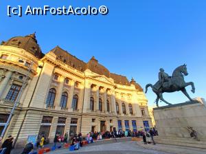 [P15] Coadă la BCU București. » foto by tata123 🔱
 - 
<span class="allrVoted glyphicon glyphicon-heart hidden" id="av1364477"></span>
<a class="m-l-10 hidden" id="sv1364477" onclick="voting_Foto_DelVot(,1364477,14175)" role="button">șterge vot <span class="glyphicon glyphicon-remove"></span></a>
<a id="v91364477" class=" c-red"  onclick="voting_Foto_SetVot(1364477)" role="button"><span class="glyphicon glyphicon-heart-empty"></span> <b>LIKE</b> = Votează poza</a> <img class="hidden"  id="f1364477W9" src="/imagini/loader.gif" border="0" /><span class="AjErrMes hidden" id="e1364477ErM"></span>