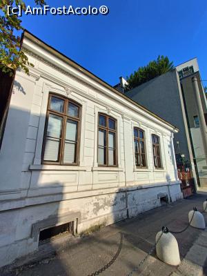 [P02] Casă de târgoveț - fațadă la str. Șerban Vodă. » foto by tata123 🔱
 - 
<span class="allrVoted glyphicon glyphicon-heart hidden" id="av1364464"></span>
<a class="m-l-10 hidden" id="sv1364464" onclick="voting_Foto_DelVot(,1364464,14175)" role="button">șterge vot <span class="glyphicon glyphicon-remove"></span></a>
<a id="v91364464" class=" c-red"  onclick="voting_Foto_SetVot(1364464)" role="button"><span class="glyphicon glyphicon-heart-empty"></span> <b>LIKE</b> = Votează poza</a> <img class="hidden"  id="f1364464W9" src="/imagini/loader.gif" border="0" /><span class="AjErrMes hidden" id="e1364464ErM"></span>