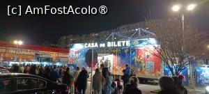 [P03] Casa de bilete și coada de la intrare la spectacol. » foto by tata123 🔱
 - 
<span class="allrVoted glyphicon glyphicon-heart hidden" id="av1516951"></span>
<a class="m-l-10 hidden" id="sv1516951" onclick="voting_Foto_DelVot(,1516951,14175)" role="button">șterge vot <span class="glyphicon glyphicon-remove"></span></a>
<a id="v91516951" class=" c-red"  onclick="voting_Foto_SetVot(1516951)" role="button"><span class="glyphicon glyphicon-heart-empty"></span> <b>LIKE</b> = Votează poza</a> <img class="hidden"  id="f1516951W9" src="/imagini/loader.gif" border="0" /><span class="AjErrMes hidden" id="e1516951ErM"></span>