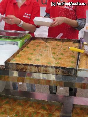 [P10] Poftiţi la prăjiturele...  » foto by tata123 🔱
 - 
<span class="allrVoted glyphicon glyphicon-heart hidden" id="av510511"></span>
<a class="m-l-10 hidden" id="sv510511" onclick="voting_Foto_DelVot(,510511,14175)" role="button">șterge vot <span class="glyphicon glyphicon-remove"></span></a>
<a id="v9510511" class=" c-red"  onclick="voting_Foto_SetVot(510511)" role="button"><span class="glyphicon glyphicon-heart-empty"></span> <b>LIKE</b> = Votează poza</a> <img class="hidden"  id="f510511W9" src="/imagini/loader.gif" border="0" /><span class="AjErrMes hidden" id="e510511ErM"></span>