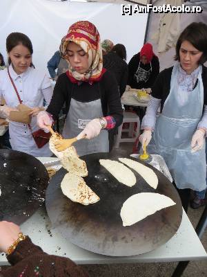 [P03] Mmmmm... gozleme » foto by tata123 🔱
 - 
<span class="allrVoted glyphicon glyphicon-heart hidden" id="av510504"></span>
<a class="m-l-10 hidden" id="sv510504" onclick="voting_Foto_DelVot(,510504,14175)" role="button">șterge vot <span class="glyphicon glyphicon-remove"></span></a>
<a id="v9510504" class=" c-red"  onclick="voting_Foto_SetVot(510504)" role="button"><span class="glyphicon glyphicon-heart-empty"></span> <b>LIKE</b> = Votează poza</a> <img class="hidden"  id="f510504W9" src="/imagini/loader.gif" border="0" /><span class="AjErrMes hidden" id="e510504ErM"></span>