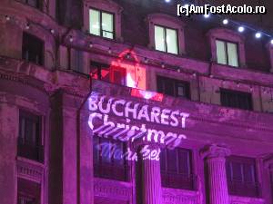 [P13] Proiecția de pe clădirea alăturată târgului.  » foto by tata123 🔱
 - 
<span class="allrVoted glyphicon glyphicon-heart hidden" id="av581000"></span>
<a class="m-l-10 hidden" id="sv581000" onclick="voting_Foto_DelVot(,581000,14175)" role="button">șterge vot <span class="glyphicon glyphicon-remove"></span></a>
<a id="v9581000" class=" c-red"  onclick="voting_Foto_SetVot(581000)" role="button"><span class="glyphicon glyphicon-heart-empty"></span> <b>LIKE</b> = Votează poza</a> <img class="hidden"  id="f581000W9" src="/imagini/loader.gif" border="0" /><span class="AjErrMes hidden" id="e581000ErM"></span>