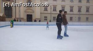 [P24] La patinoar, Sibiu » foto by Mioritik
 - 
<span class="allrVoted glyphicon glyphicon-heart hidden" id="av1346614"></span>
<a class="m-l-10 hidden" id="sv1346614" onclick="voting_Foto_DelVot(,1346614,14186)" role="button">șterge vot <span class="glyphicon glyphicon-remove"></span></a>
<a id="v91346614" class=" c-red"  onclick="voting_Foto_SetVot(1346614)" role="button"><span class="glyphicon glyphicon-heart-empty"></span> <b>LIKE</b> = Votează poza</a> <img class="hidden"  id="f1346614W9" src="/imagini/loader.gif" border="0" /><span class="AjErrMes hidden" id="e1346614ErM"></span>